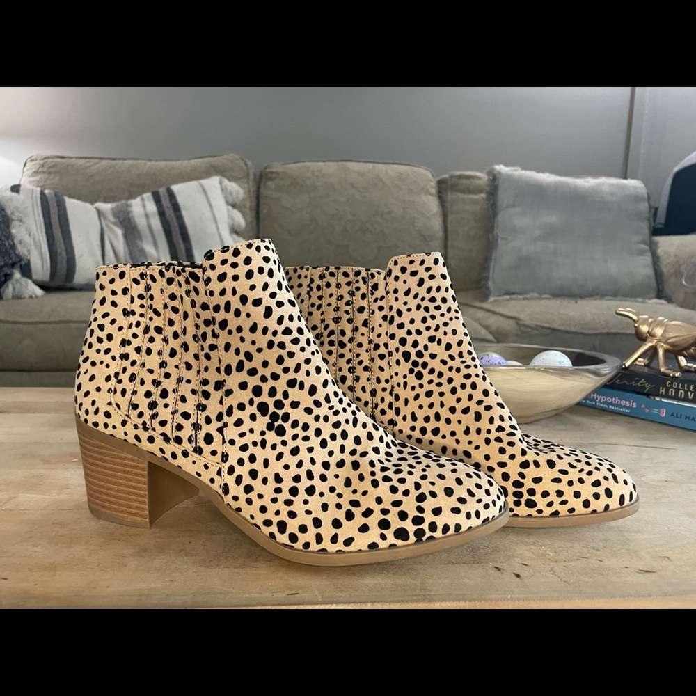 Leopard print ankle booties